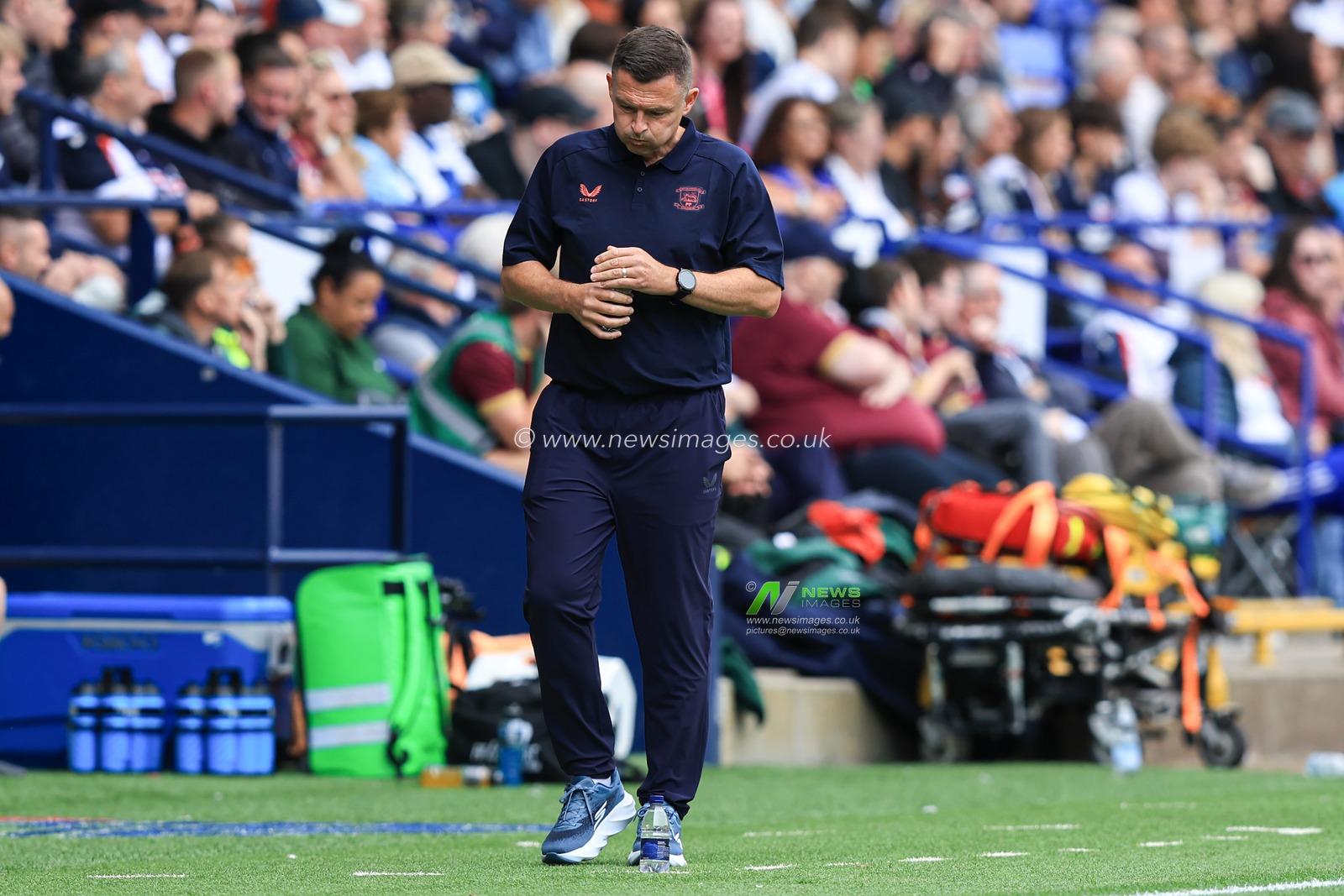 Paul Heckingbottom manager of Preston North End during the Sky Bet Championship match Bolton Wanderers vs Preston North End at Toughsheet Community Stadium, Bolton, United Kingdom on 15 August 2026

(Photo by Jorge Horsted/News Images)