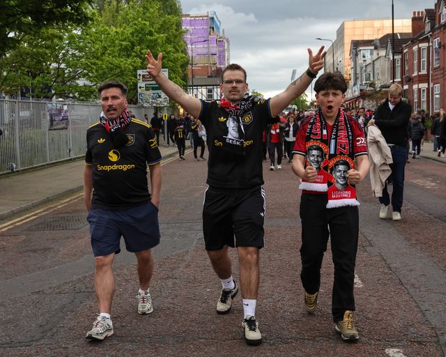 Manchester United fans make their way to Old Trafford during the Premier League match Manchester United vs Brentford at Old Trafford, Manchester, United Kingdom on 27 April 2026

(Photo by Mark Cosgrove/News Images)