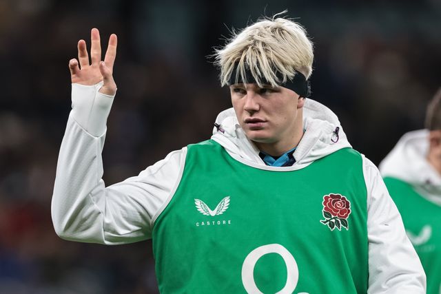 Henry Pollock of England waves to the fans during the Quilter Nations Series 2025 match England vs Argentina at Allianz Stadium, Twickenham, United Kingdom, 23rd November 2025

(Photo by Mark Cosgrove/News Images)

*** GER AUT SUI OUT ***
