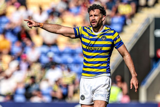 Toby King of Warrington Wolves gives team mates instructions during the Betfred Super League round 12 match Warrington Wolves vs Bradford Bulls at The Halliwell Jones Stadium, Warrington, United Kingdom on 24 May 2026

(Photo by Alfie Cosgrove/News Images)