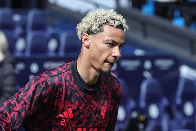 Hugo Ekitike of Liverpool in the pregame warmup session during the Emirates FA Cup Quarter-Final match Manchester City vs Liverpool at Etihad Stadium, Manchester, United Kingdom on 04 April 2026

(Photo by Mark Cosgrove/News Images)