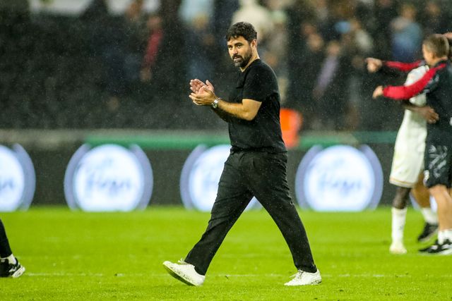 Vitor Matos manager of Swansea City applauds the fans during the Sky Bet Championship match Swansea City vs Watford at Swansea.com Stadium, Swansea, United Kingdom on 01 September 2026

(Photo by Andrew Lewis/News Images)
