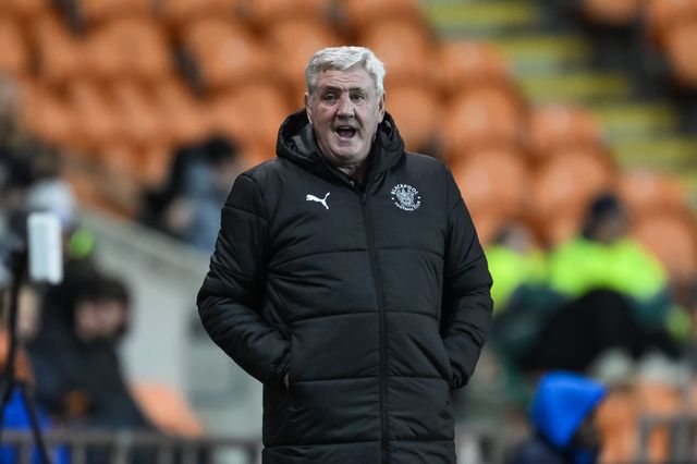 Steve Bruce head coach of Blackpool gives his team instructions during the The Vertu Trophy match Blackpool vs Aston Villa U21 at Bloomfield Road, Blackpool, United Kingdom, 17th December 2024

(Photo by Craig Thomas/News Images)