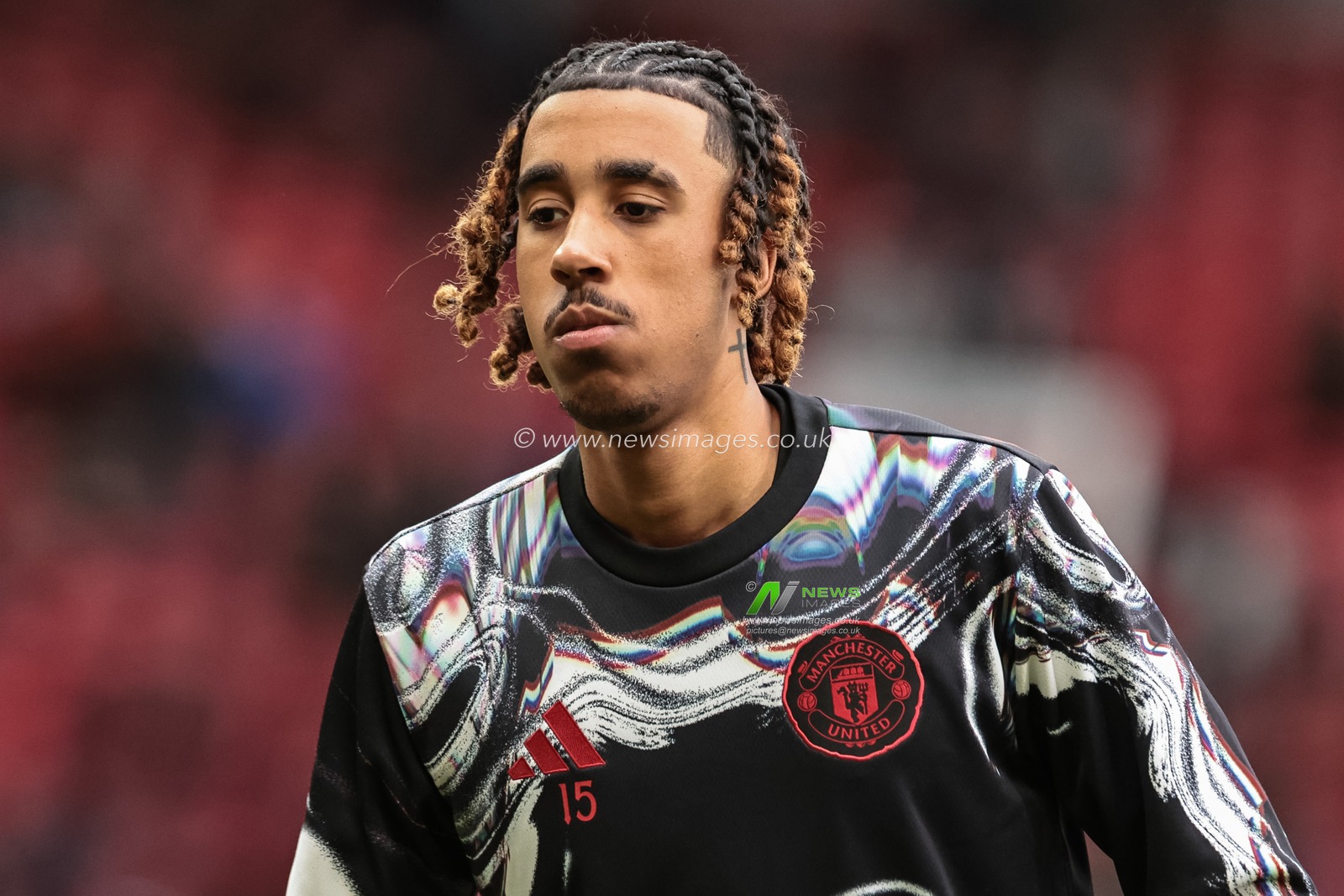 Leny Yoro of Manchester United in the pregame warmup session during the Premier League match Manchester United vs Crystal Palace at Old Trafford, Manchester, United Kingdom on 01 March 2026

(Photo by Mark Cosgrove/News Images)