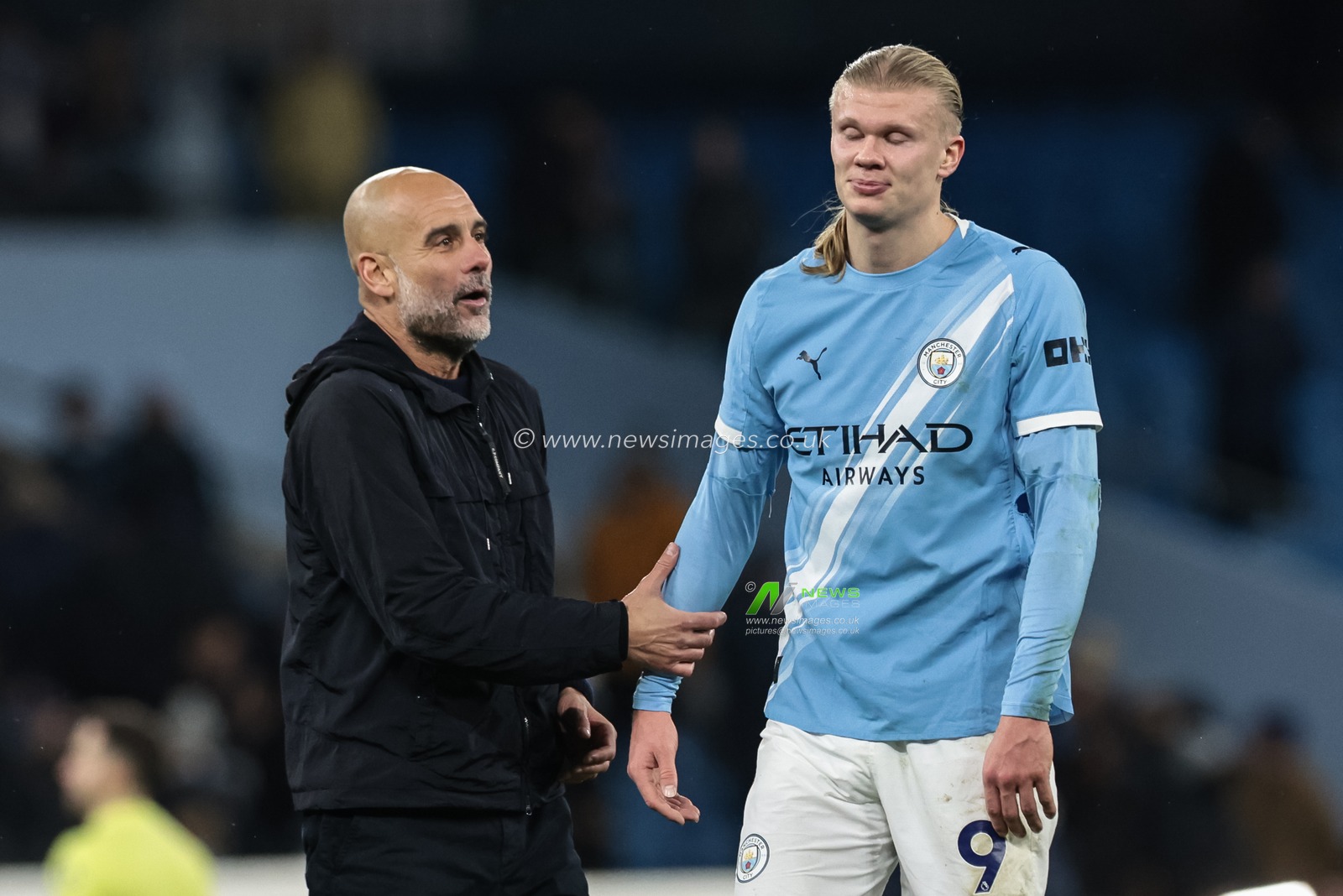 Pep Guardiola manager of Manchester City speaks with Erling Haaland of Manchester City after the final whistle during the Premier League match Manchester City vs Leeds United at Etihad Stadium, Manchester, United Kingdom, 29th November 2025

(Photo by Mark Cosgrove/News Images)

*** GER AUT SUI OUT ***