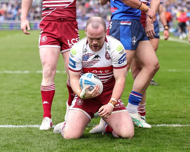 Liam Marshall of Wigan Warriors goes over for a try during the Betfred Challenge Cup Quarter Final match Wakefield Trinity vs Wigan Warriors at DIY Kitchens Stadium, Wakefield, United Kingdom on 12 April 2026

(Photo by Mark Cosgrove/News Images)
