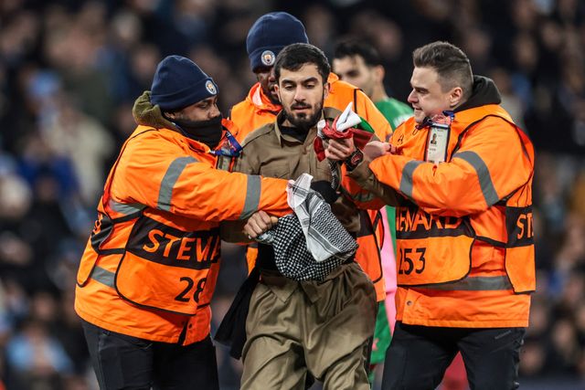 Protesters breach the field during the UEFA Champions League Matchday 8 of 8 match Manchester City vs Galatasaray at City of Manchester Stadium, Manchester, United Kingdom on 28 January 2026

(Photo by Mark Cosgrove/News Images)