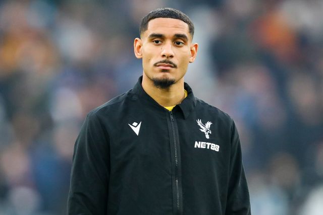 Daniel Munoz of Crystal Palace lines up prior to the Premier League match West Ham United vs Crystal Palace at London Stadium, London, United Kingdom, 18th January 2025

(Photo by Izzy Poles/News Images)