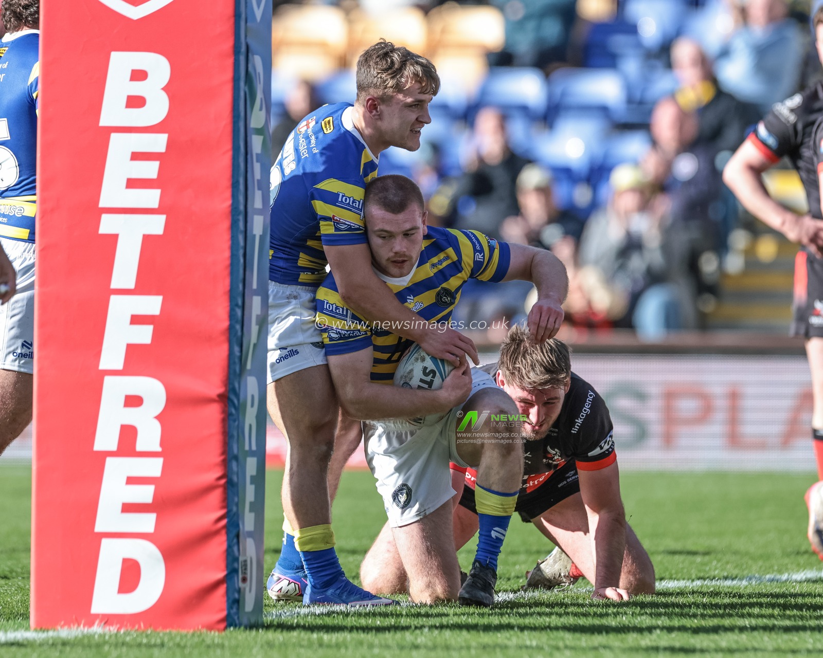 Ben Hartill of Warrington Wolves celebrates his try during the Betfred Challenge Cup round 4 match Goole Vikings vs Warrington Wolves at The Halliwell Jones Stadium, Warrington, United Kingdom on 14 March 2026

(Photo by Mark Cosgrove/News Images)