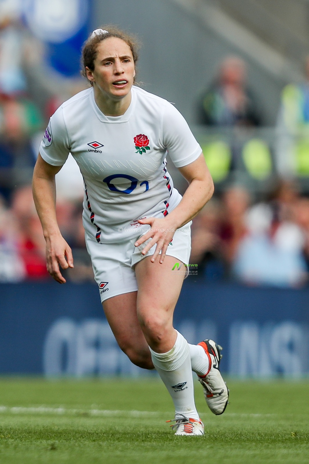Abby Dow of England Women in action during the 2025 Guinness Womenâ€™s Six Nations match England vs France at Allianz Stadium, Twickenham, United Kingdom, 26th April 2025

(Photo by Izzy Poles/News Images)