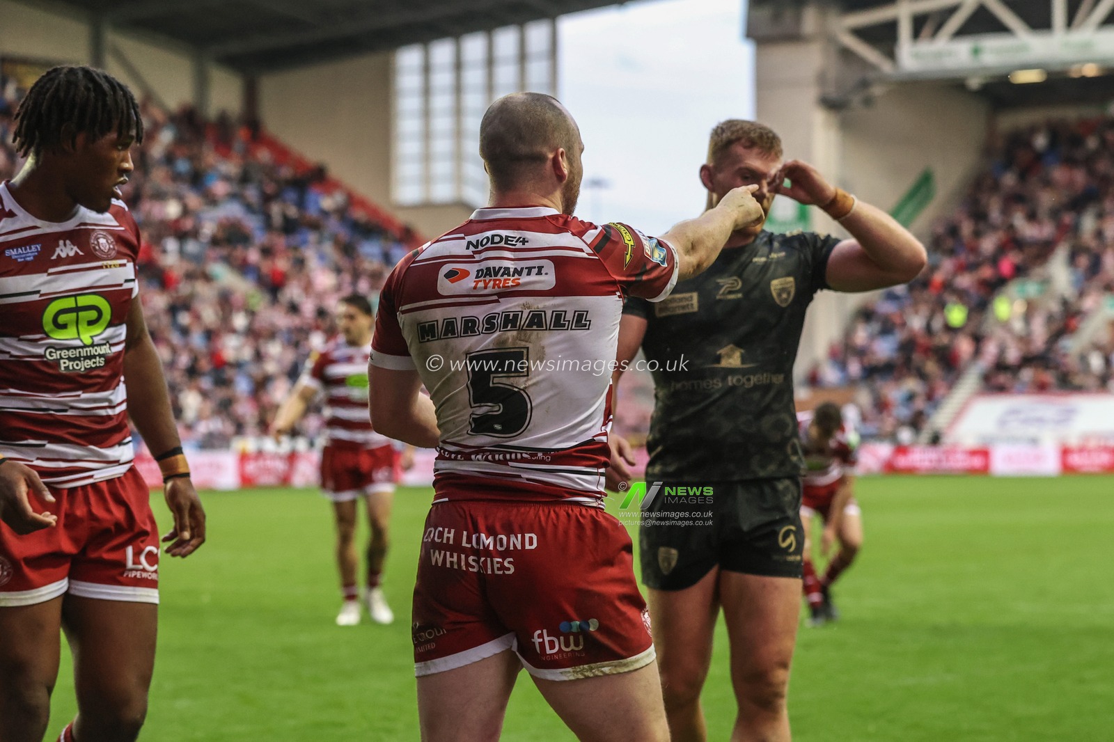 Liam Marshall of Wigan Warriors celebrates his try during the Betfred Super League Semi-Finals match Wigan Warriors vs Leigh Leopards at The Brick Community Stadium, Wigan, United Kingdom, 5th October 2024

(Photo by Alfie Cosgrove/News Images)