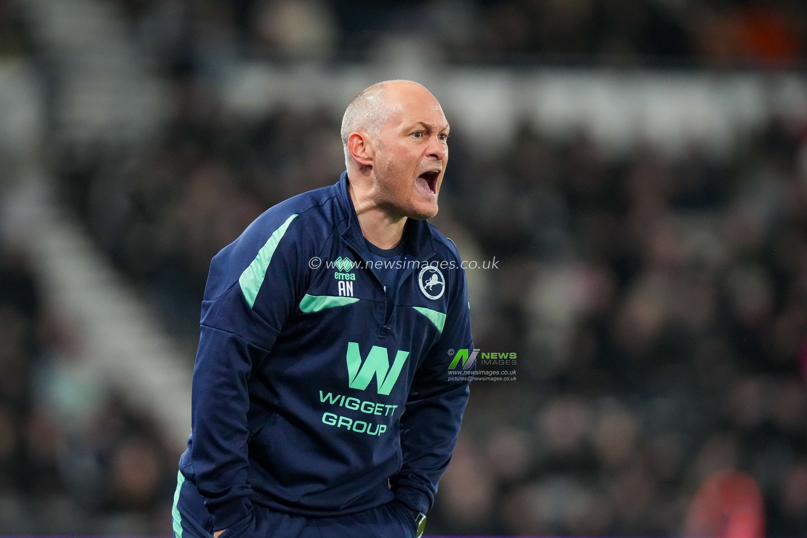 Alex Neil manager of Millwall shouts instructions to his team during the Sky Bet Championship match Derby County vs Millwall at Pride Park Stadium, Derby, United Kingdom, 10th December 2025

(Photo by Maynard Manyowa/News Images)

*** GER AUT SUI OUT ***
