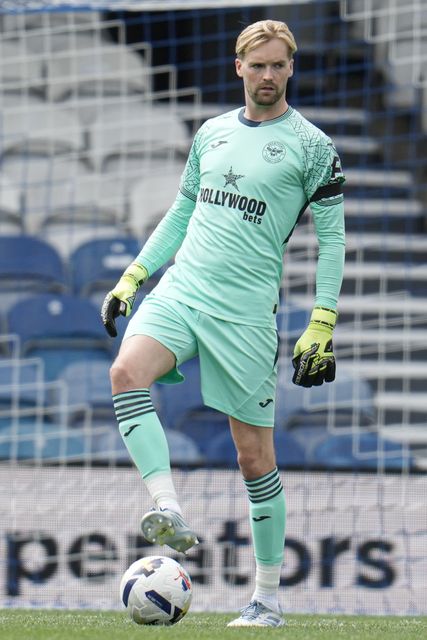 Caoimhín Kelleher of Brentford during the Pre-season friendly match Queens Park Rangers vs Brentford at Kiyan Prince Foundation Stadium, London, United Kingdom, 2nd August 2025

(Photo by Harvey Murphy/News Images)