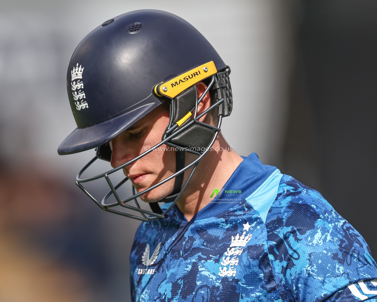 Jacob Bethell of England leaves the field of play after been bowled out by LBW by Chase during the 2nd Metro Bank ODI England v West Indies at Sophia Gardens Cricket Ground, Cardiff, United Kingdom, 1st June 2025

(Photo by Mark Cosgrove/News Images)