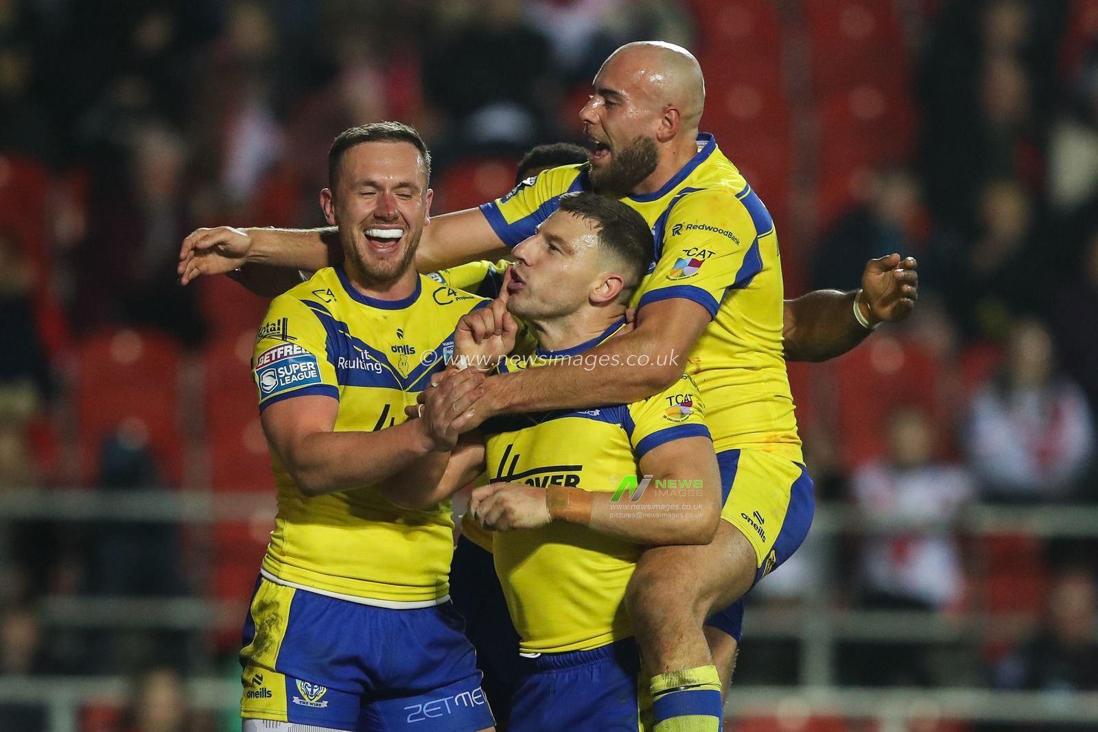 George Williams of Warrington Wolves celebrates his try to make it 2-4 during the Betfred Super League Round 5 match St Helens vs Warrington Wolves at Totally Wicked Stadium, St Helens, United Kingdom, 21st March 2025

(Photo by Gareth Evans/News Images)