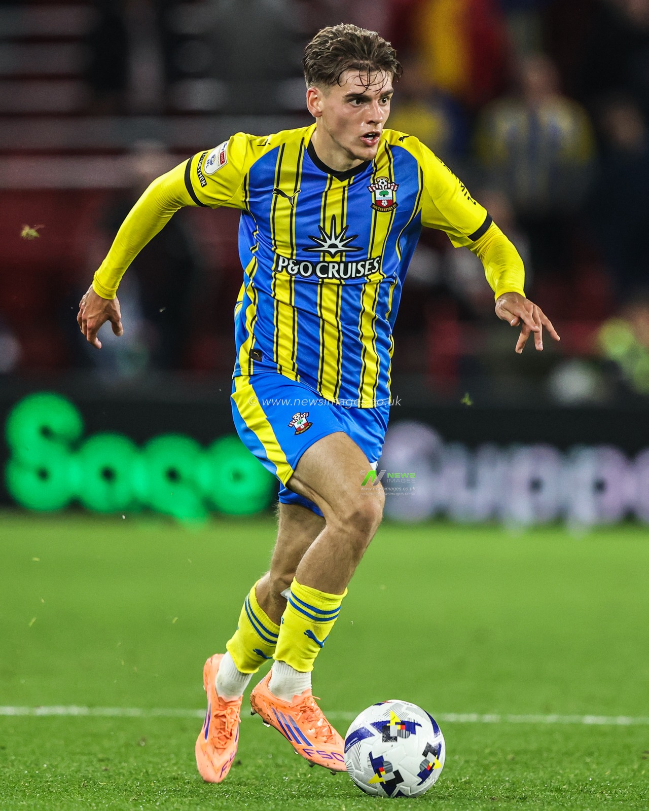 Tom Fellows of Southampton during the Sky Bet Championship match Sheffield United vs Southampton at Bramall Lane, Sheffield, United Kingdom, 30th September 2025

(Photo by Alfie Cosgrove/News Images)
