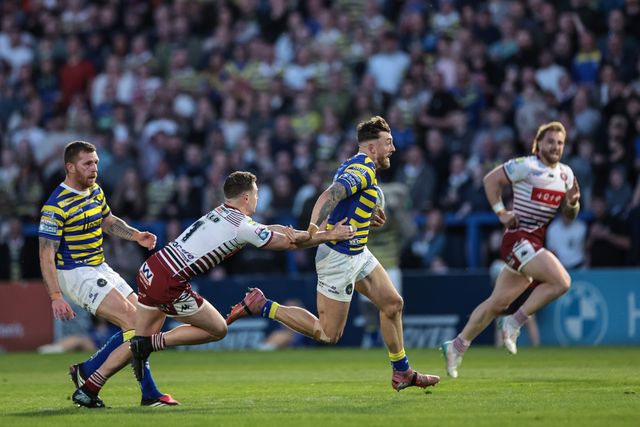 Matty Ashton of Warrington Wolves breaks with the ball during the Betfred Super League round 9 match Warrington Wolves vs Wigan Warriors at The Halliwell Jones Stadium, Warrington, United Kingdom on 24 April 2026

(Photo by Mark Cosgrove/News Images)