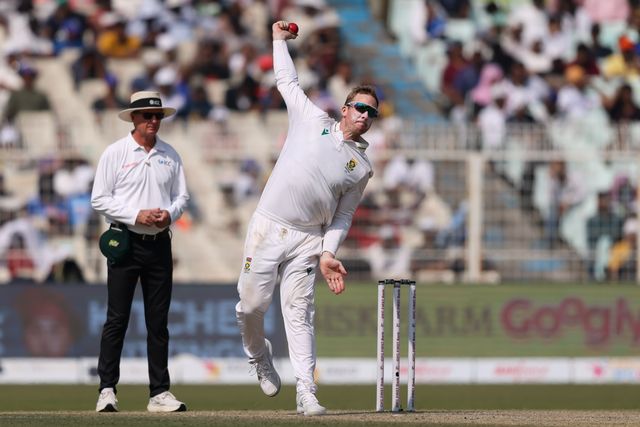 Simon Harmer of South Africaduring the IDFC First Bank Test Day 3 match India vs South Africa at Eden Gardens, Kolkata, India, 16th November 2025

(Photo by Shubhajit Roy Karmakar/News Images)