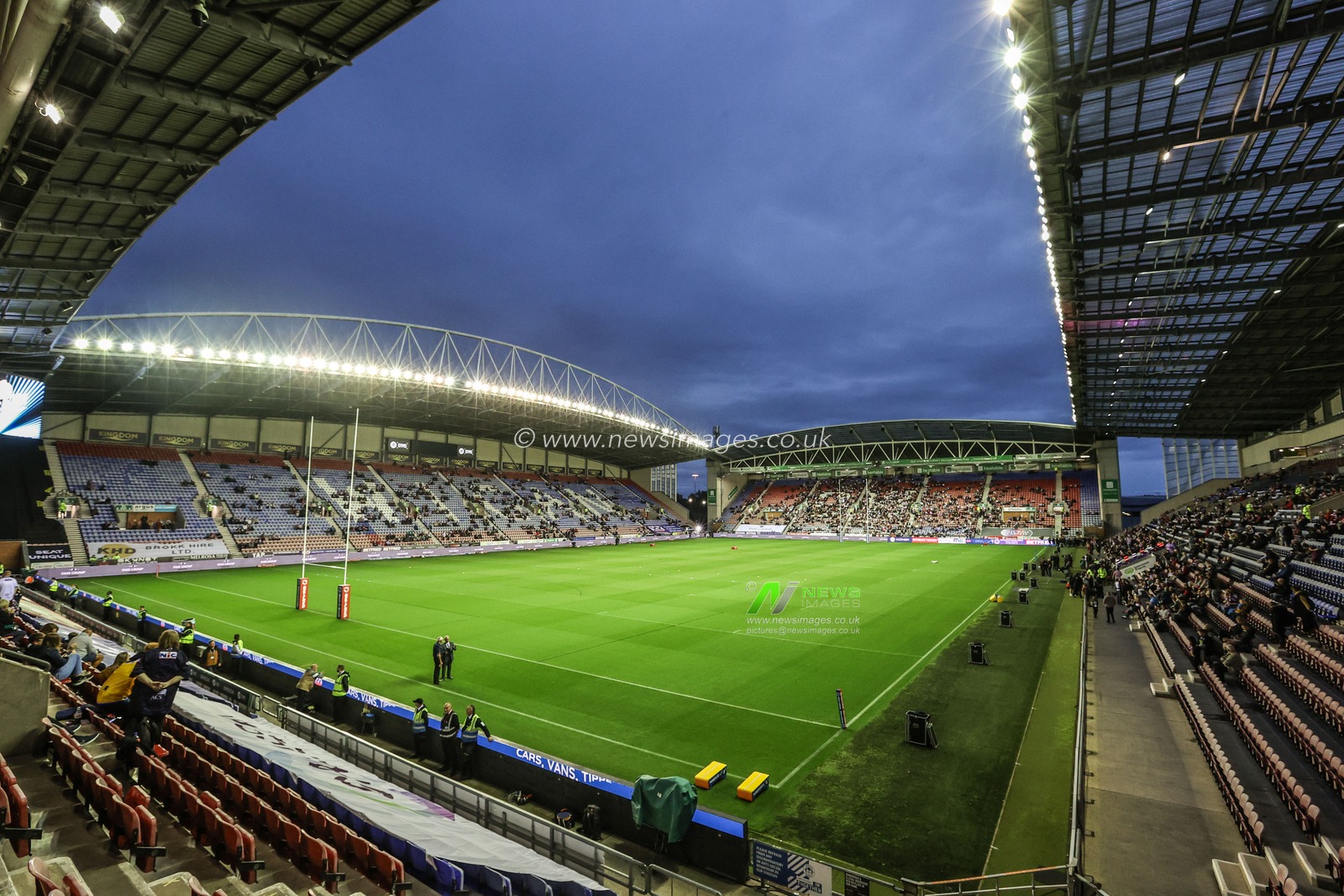 A general view of the Brick community stadium during the Betfred Super League round 27 match Wigan Warriors vs Leeds Rhinos at The Brick Community Stadium, Wigan, United Kingdom, 19th September 2025

(Photo by Alfie Cosgrove/News Images)