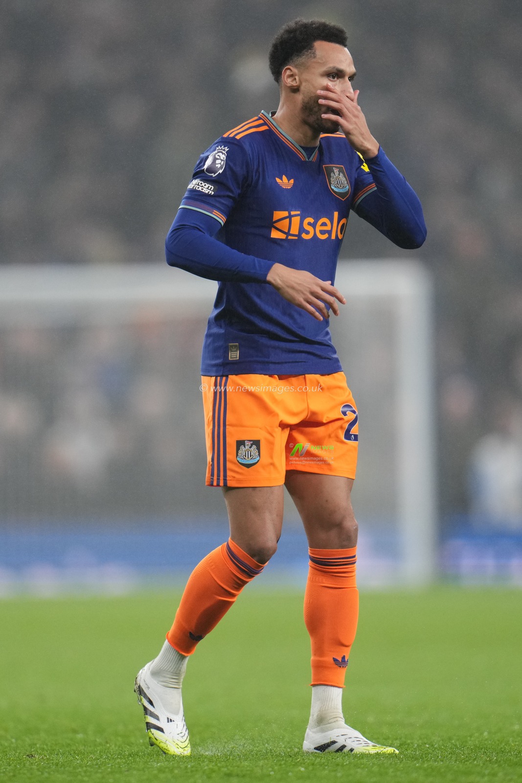 Alex Murphy of Newcastle United during the Premier League match Tottenham Hotspur vs Newcastle Untied at Tottenham Hotspur Stadium, London, United Kingdom on 10 February 2026

(Photo by Harvey Murphy/News Images)