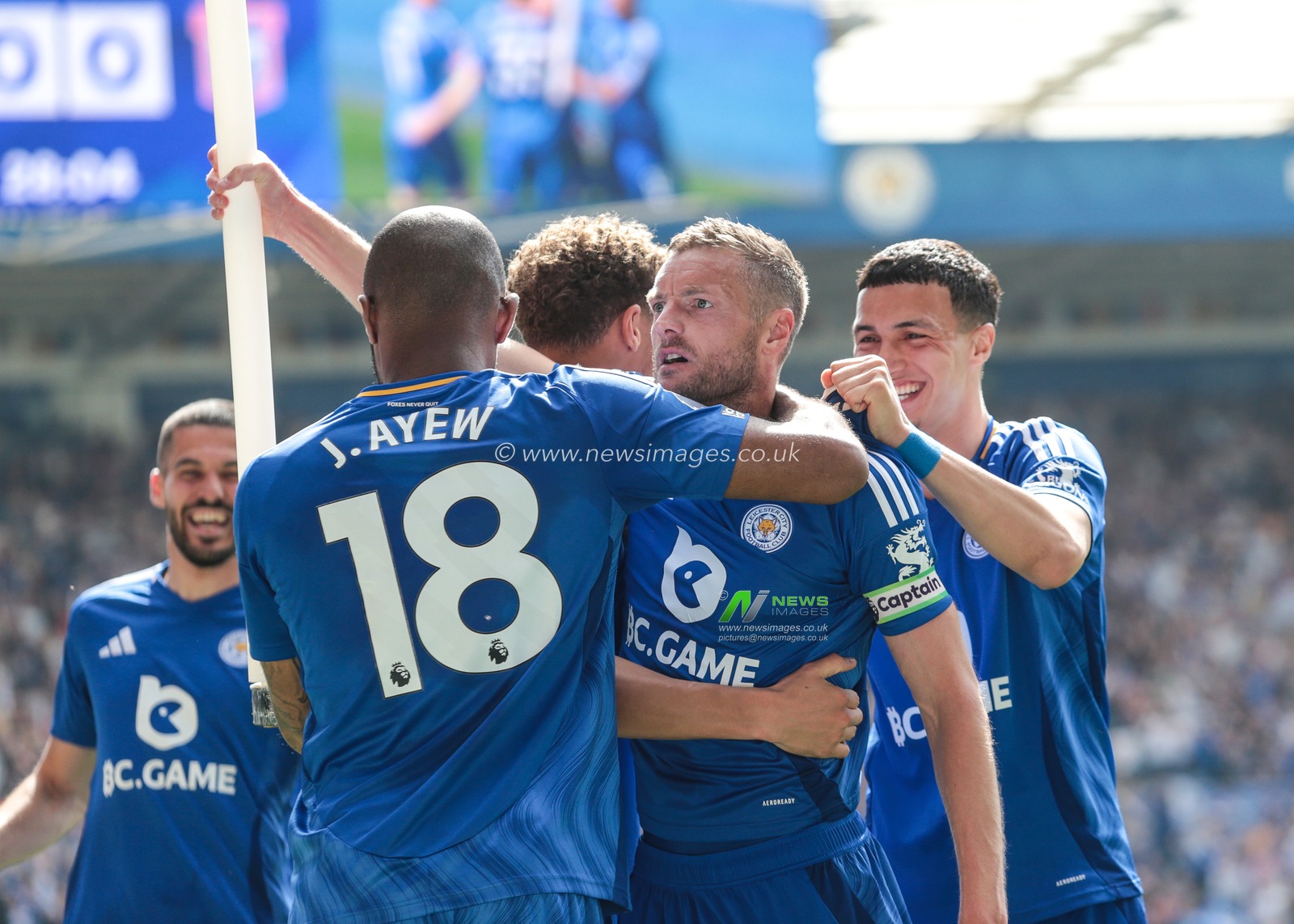 Jamie Vardy of Leicester City celebrates his goal to make it 1-0 during the Premier League match Leicester City vs Ipswich Town at King Power Stadium, Leicester, United Kingdom, 18th May 2025

(Photo by Richard Bierton/News Images)