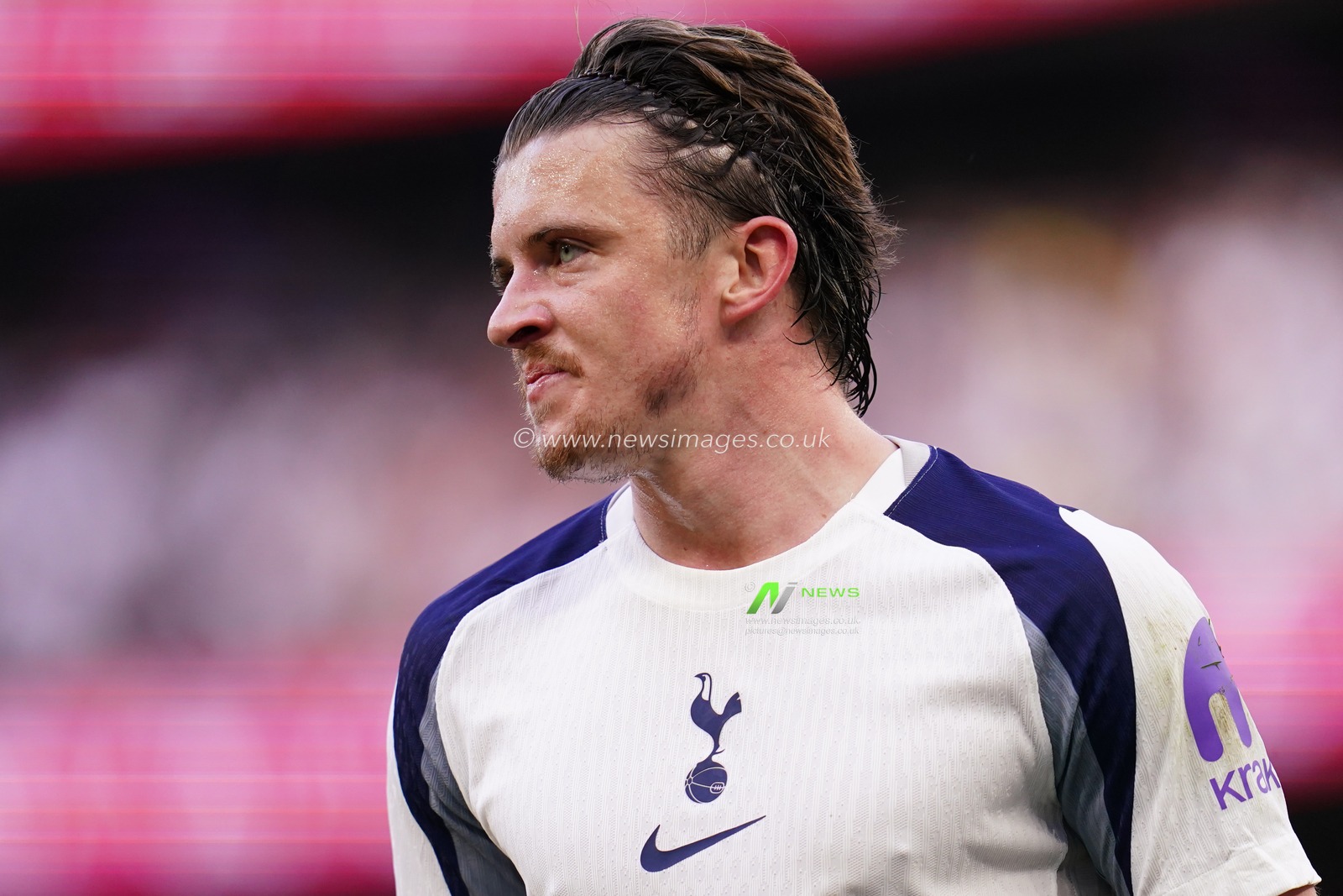 Conor Gallagher of Tottenham Hotspur during the Premier League match Tottenham Hotspur vs Brighton & Hove Albion at Tottenham Hotspur Stadium, London, United Kingdom on 18 April 2026

(Photo by Harvey Murphy/News Images)