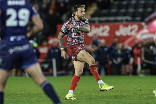 Gareth O'Brien of Leigh Leopards kicks a drop goal to win 21-20 during the Betfred Super League round 6 match Leigh Leopards vs Toulouse at Leigh Sports Village, Leigh, United Kingdom on 28 March 2026

(Photo by Mark Cosgrove/News Images)