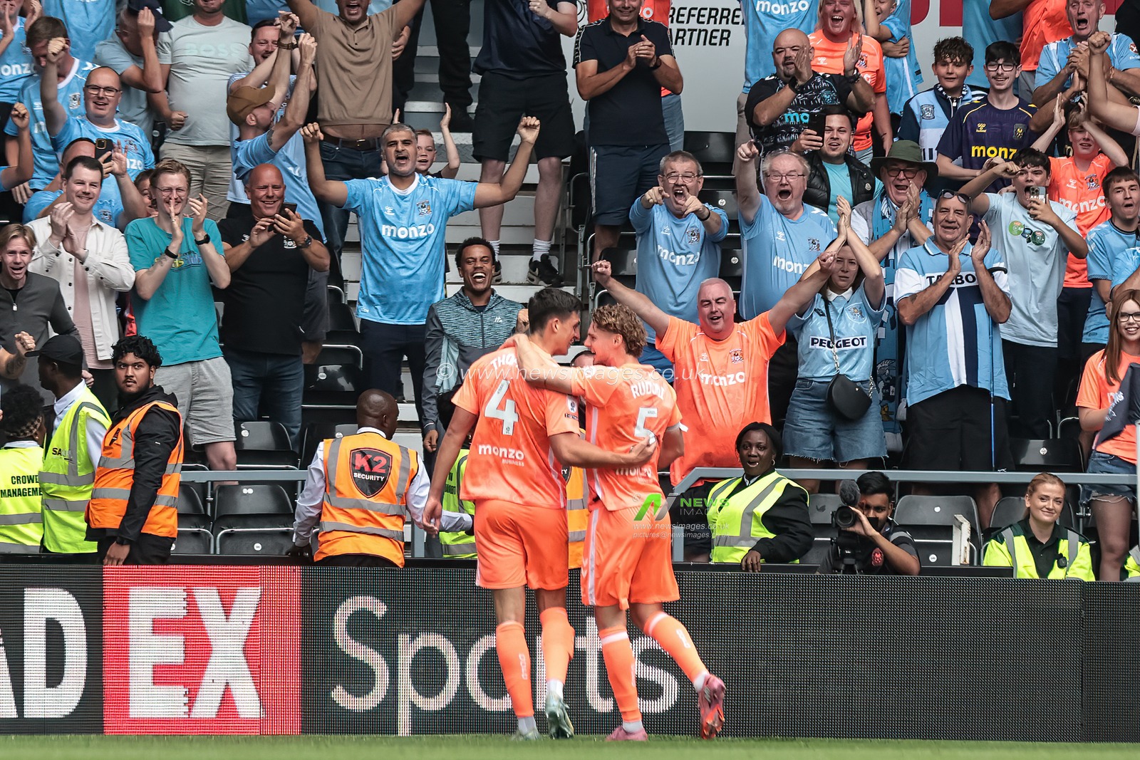 Bobby Thomas of Coventry City celebrates his goal to make it 0-1 with Jack Rudoni of Coventry City during the Sky Bet Championship match Derby County vs Coventry City at Pride Park Stadium, Derby, United Kingdom, 16th August 2025

(Photo by Mark Cosgrove/News Images)