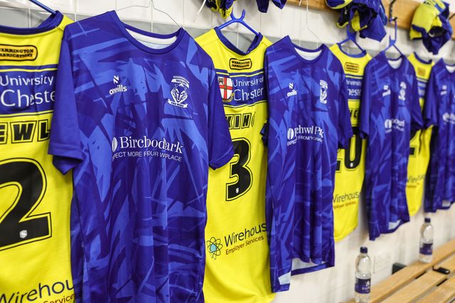 Warrington match and warmup shirts in the away dressing room during the Betfred Super League Round 20 Leigh Leopards vs Warrington Wolves at Leigh Sports Village, Leigh, United Kingdom, 1st August 2025

(Photo by Mark Cosgrove/News Images)