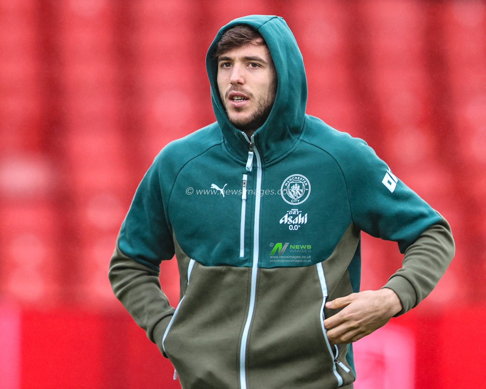 Nico Gonzalez of Manchester City arrives during the Premier League match Nottingham Forest vs Manchester City at City Ground, Nottingham, United Kingdom, 27th December 2025

(Photo by Alfie Cosgrove/News Images)

*** GER AUT SUI OUT ***