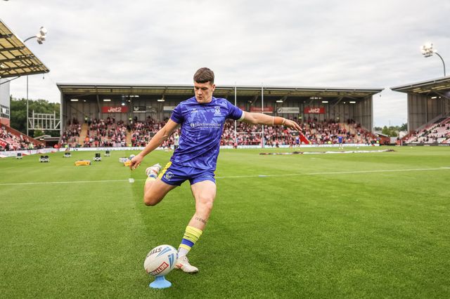 Josh Thewlis of Warrington Wolves in the pre-game warm up during the Betfred Super League Round 20 Leigh Leopards vs Warrington Wolves at Leigh Sports Village, Leigh, United Kingdom, 1st August 2025

(Photo by Mark Cosgrove/News Images)