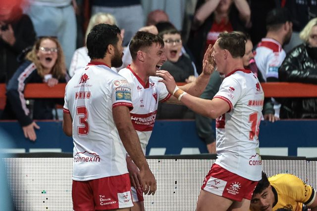 Tom Davies of Hull KR celebrates his try with team mates during the Betfred Super League round 10 match Hull KR vs Castleford Tigers at Sewell Group Craven Park, Hull, United Kingdom on 30 April 2026

(Photo by Mark Cosgrove/News Images)