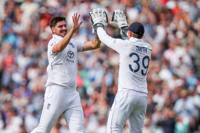 Josh Tongue of England celebrates with teammates after the dismissal of Prasidh Krishna of India during the 5th Rothesay Test Match Day 3 England vs India at The Kia Oval, London, United Kingdom, 2nd August 2025

(Photo by Izzy Poles/News Images)
