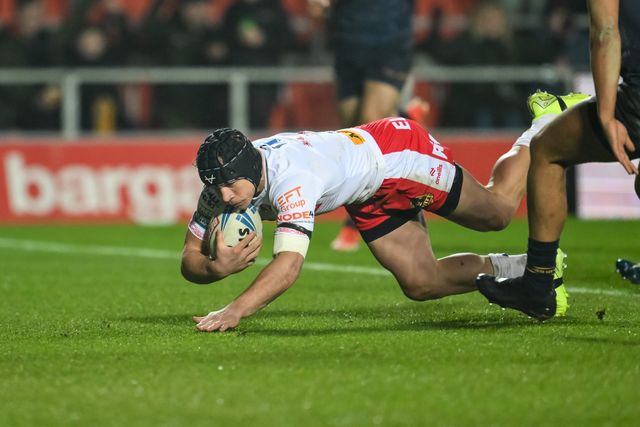 Betfred Super League Round 1 St Helens v Salford Red Devils