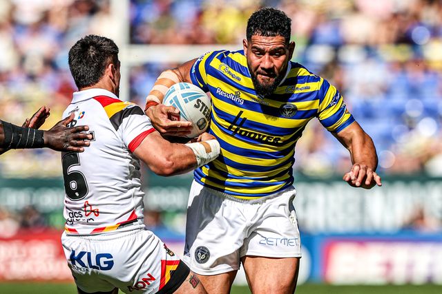 Kelepi Tanginoa of Warrington Wolves is tackled by Jayden Nikorima of Bradford Bulls during the Betfred Super League round 12 match Warrington Wolves vs Bradford Bulls at The Halliwell Jones Stadium, Warrington, United Kingdom on 24 May 2026

(Photo by Alfie Cosgrove/News Images)
