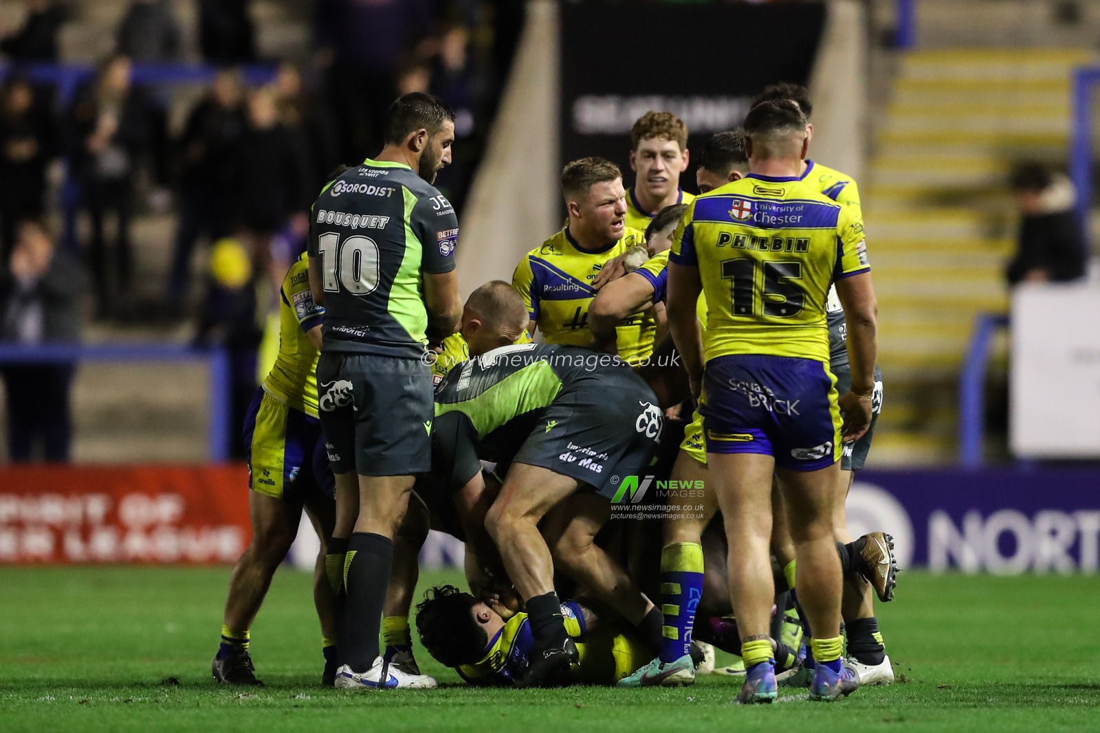 Tempers boil over at the full time whistle during the Betfred Super League Round 2 match Warrington Wolves vs Catalans Dragons at Luke Littler Stadium, Warrington, United Kingdom, 21st February 2025

(Photo by Gareth Evans/News Images)
