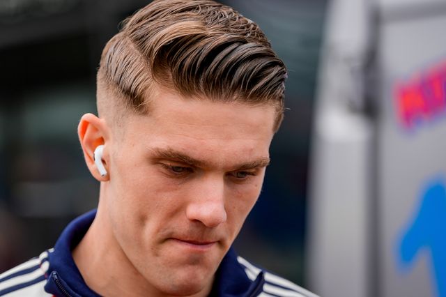 Viktor Gyokeres of Arsenal arrives at the stadium prior to kick off during the Emirates FA Cup fifth round match Mansfield Town vs Arsenal at One Call Stadium, Mansfield, United Kingdom on 07 March 2026

(Photo by Maynard Manyowa/News Images)