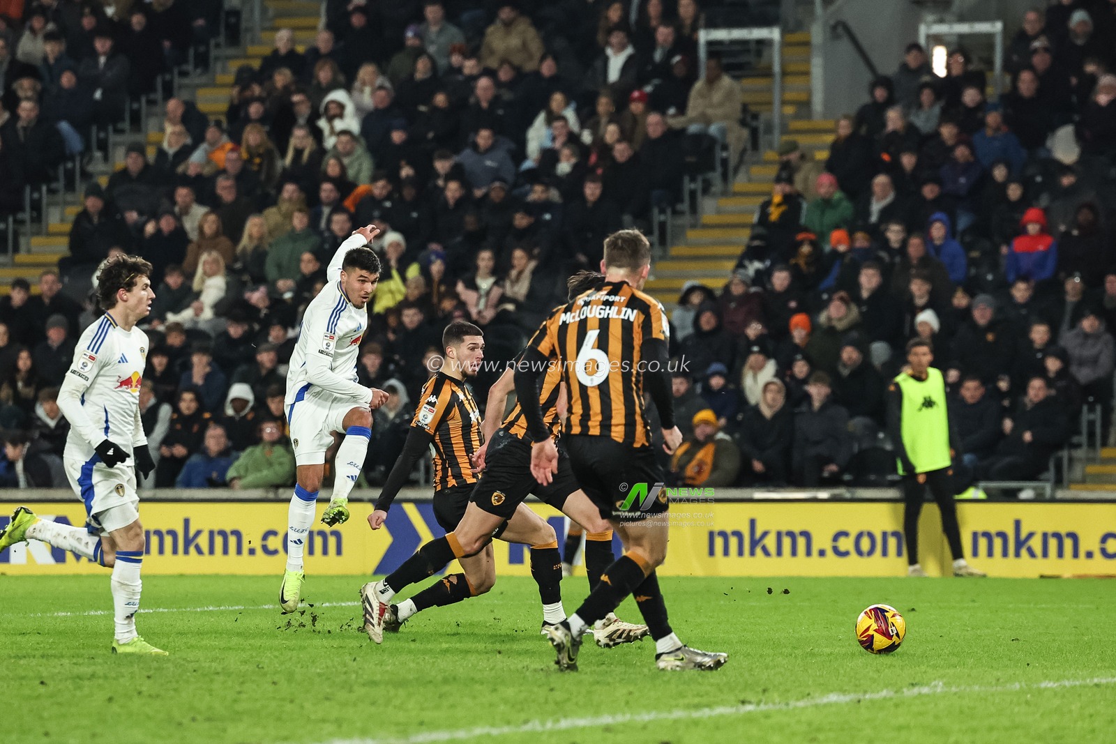JoÃ«l Piroe of Leeds United scores to make it 1-3 during the Sky Bet Championship match Hull City vs Leeds United at MKM Stadium, Hull, United Kingdom, 4th January 2025

(Photo by Mark Cosgrove/News Images)