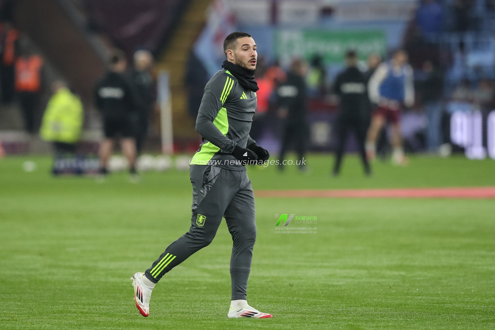 Emi BuendÃ­a of Aston Villa in the pregame warmup session during the Emirates FA Cup 3rd Round match Aston Villa vs West Ham United at Villa Park, Birmingham, United Kingdom, 10th January 2025

(Photo by Gareth Evans/News Images)