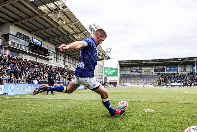 Marc Sneyd of Warrington Wolves in the pre-game warm up during the Betfred Super League round 13 match Warrington Wolves vs Hull FC at The Halliwell Jones Stadium, Warrington, United Kingdom on 05 June 2026

(Photo by Alfie Cosgrove/News Images)