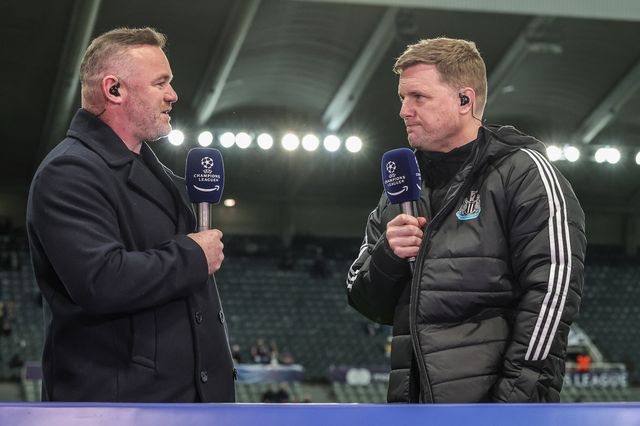 Eddie Howe manager of Newcastle United speaks to Wayne Rooney ahead of the UEFA Champions League Last 16 match Newcastle Untied vs Barcelona at St. James's Park, Newcastle, United Kingdom on 10 March 2026

(Photo by Mark Cosgrove/News Images)
