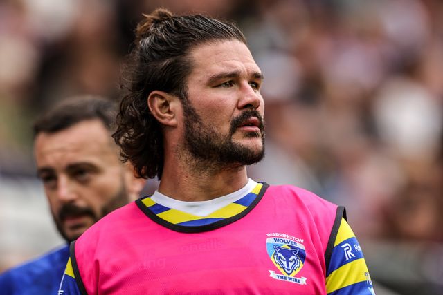 James Bentley of Warrington Wolves warms up during the Betfred Super League round 20 match Leigh Leopards vs Warrington Wolves at Leigh Sports Village, Leigh, United Kingdom on 25 July 2026

(Photo by Alfie Cosgrove/News Images)