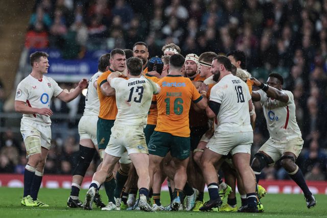 Tempers flare between player from both teams during the Quilter Nations Series 2025 match England vs Australia at Allianz Stadium, Twickenham, United Kingdom, 1st November 2025

(Photo by Mark Cosgrove/News Images)

*** GER AUT SUI OUT ***
