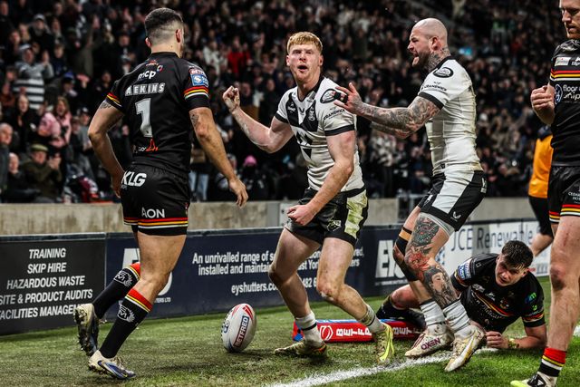 Harvey Barron of Hull FC celebrates his try during the Betfred Super League round 1 match Hull FC vs Bradford Bulls at MKM Stadium, Hull, United Kingdom on 14 February 2026

(Photo by Alfie Cosgrove/News Images)