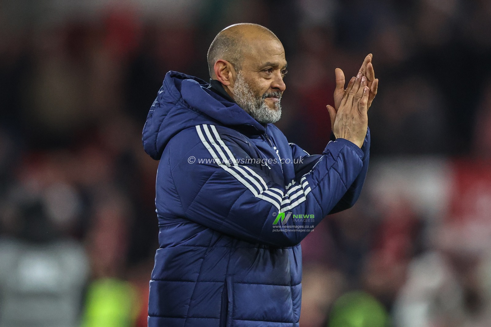 Nuno Espirito Santo Manager of Nottingham Forest applauds the fans after the game during the Premier League match Nottingham Forest vs Manchester United at City Ground, Nottingham, United Kingdom, 1st April 2025

(Photo by Alfie Cosgrove/News Images)