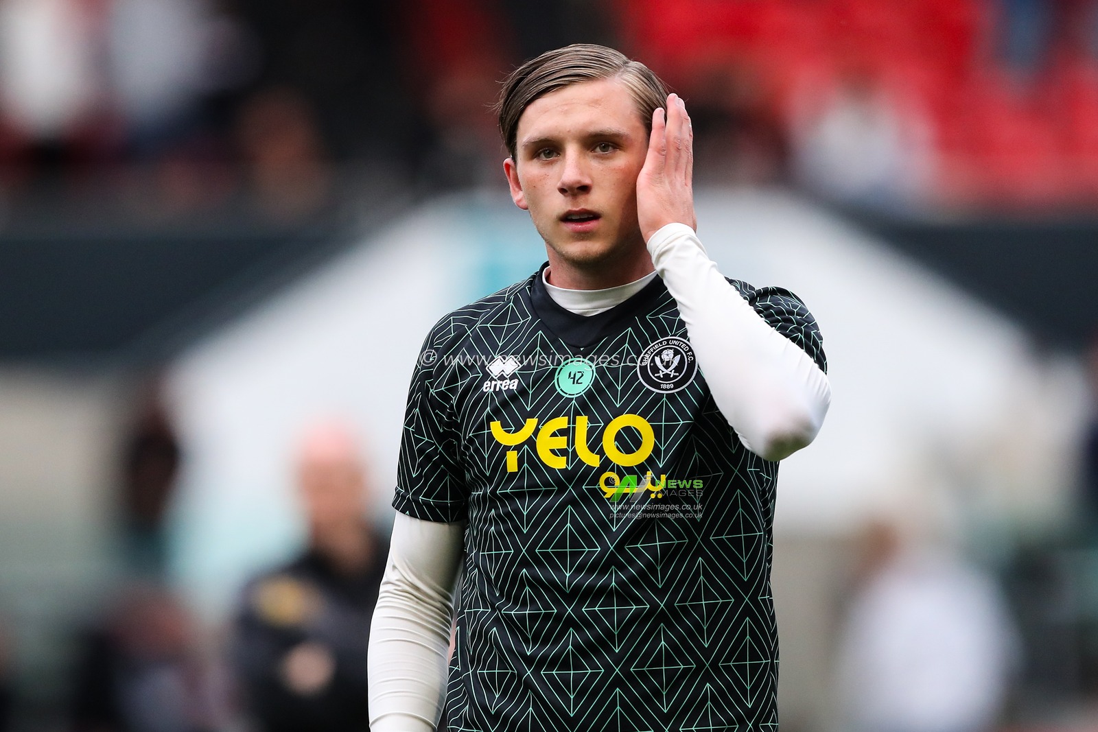 Sydie Peck of Sheffield United during the pre-game warm up ahead of the Sky Bet Championship Playoff Semi-final match Bristol City vs Sheffield United at Ashton Gate, Bristol, United Kingdom, 8th May 2025

(Photo by Gareth Evans/News Images)