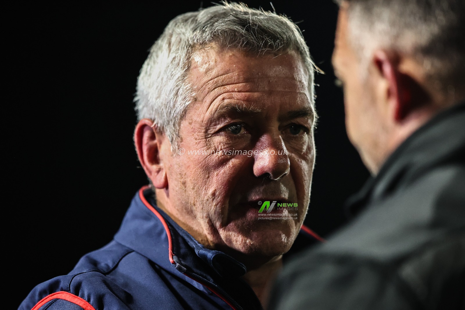 Daryl Powell Head Coach of Wakefield Trinity shakes hands with Danny McGuire Head Coach of Castleford Tigers after the game during the Betfred Super League Round 8 match Wakefield Trinity vs Castleford Tigers at DIY Kitchens Stadium, Wakefield, United Kingdom, 17th April 2025

(Photo by Alfie Cosgrove/News Images)