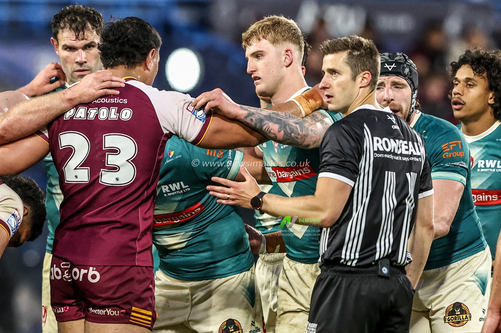 Referee Chris Kendall gives instructions during the Betfred Super League round 11 match Huddersfield Giants vs St Helens at Accu Stadium, Huddersfield, United Kingdom on 14 May 2026

(Photo by Alfie Cosgrove/News Images)