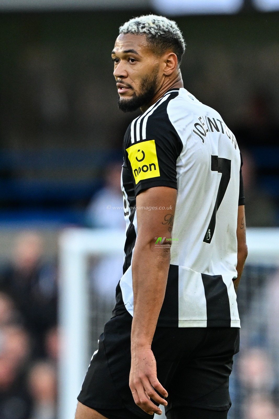Joelinton of Newcastle United during the Premier League match Chelsea vs Newcastle United at Stamford Bridge, London, United Kingdom, 27th October 2024

(Photo by Cody Froggatt/News Images)