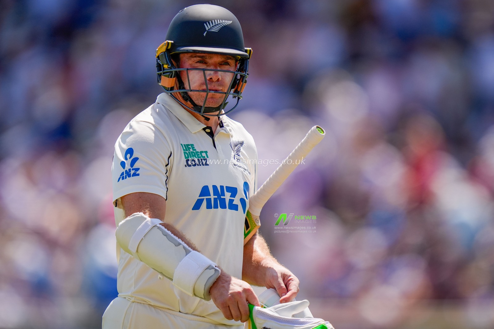 New Zealand captain Tom Latham walks off the field at lunch after scoring an unbeaten half century during the 3rd Rothesay Test Match Day 1 match England vs New Zealand at Trent Bridge, Nottingham, United Kingdom on 25 June 2026

(Photo by Maynard Manyowa/News Images)